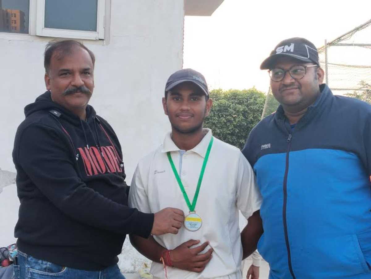 अर्पित के शतकीय पारी से अम्बा प्रसाद क्रिकेट अकादमी 75 रनों से जीता